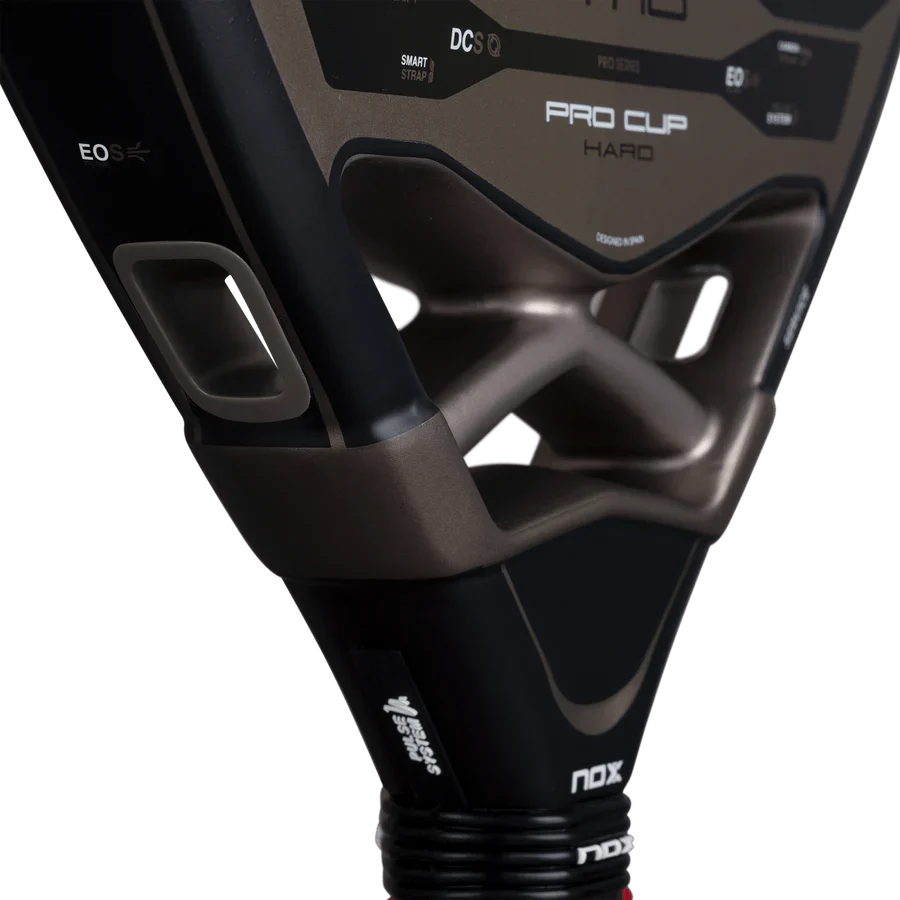 Pala Nox AT10 Pro Cup Hard 2026 by Agustín Tapia