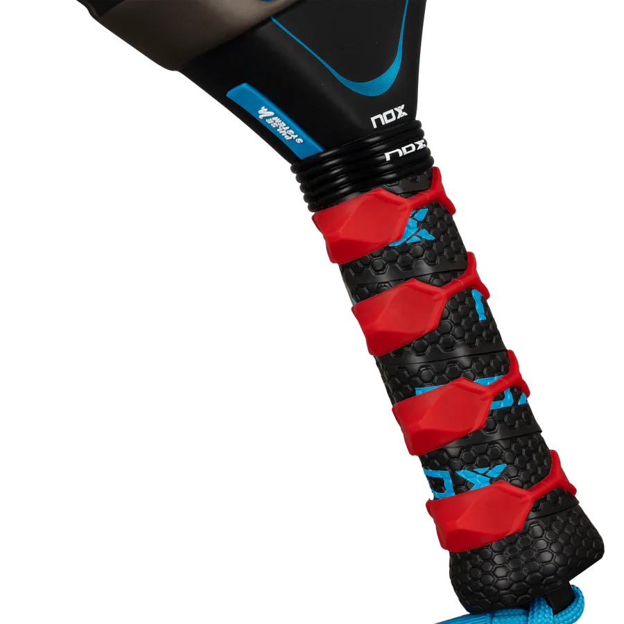 Pala Nox AT10 Pro Cup Soft 2026 by Agustín Tapia