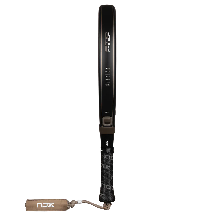 Pala Nox AT10 Pro Cup Hard 2026 by Agustín Tapia