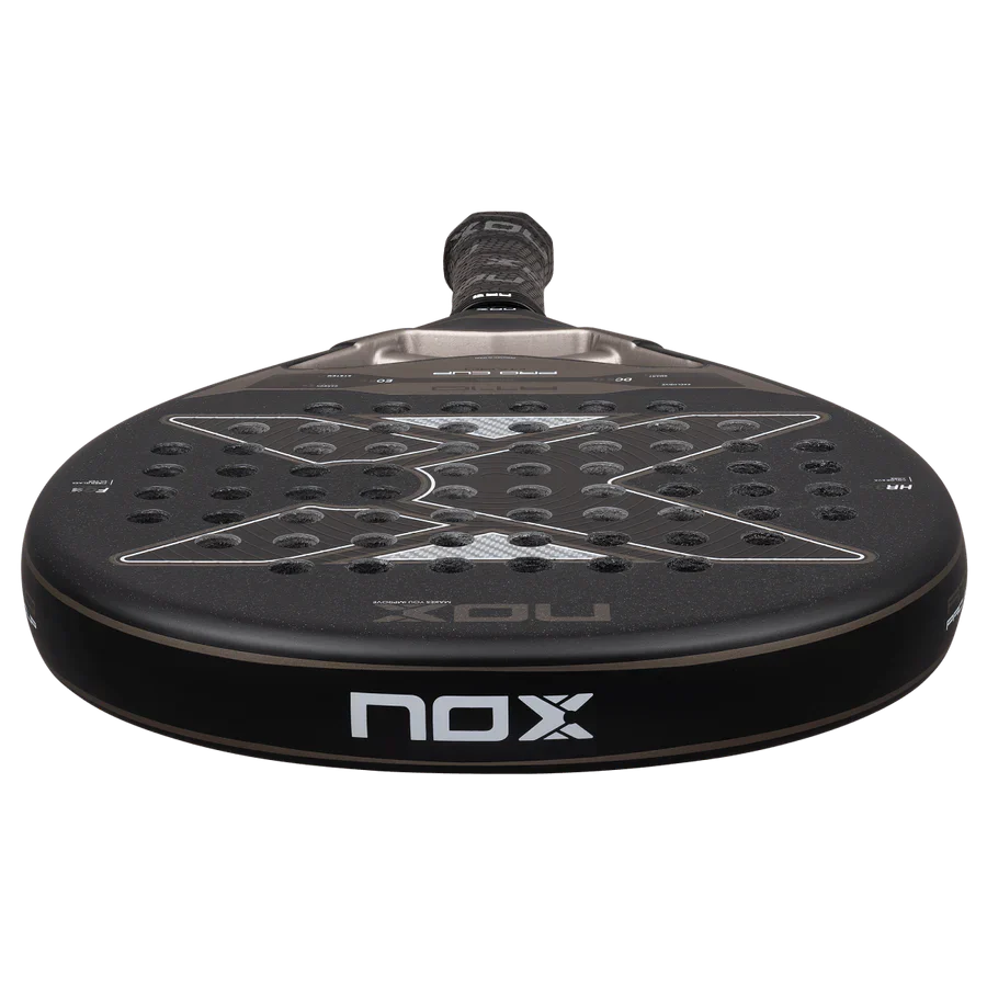 Pala Nox AT10 Pro Cup Hard 2026 by Agustín Tapia