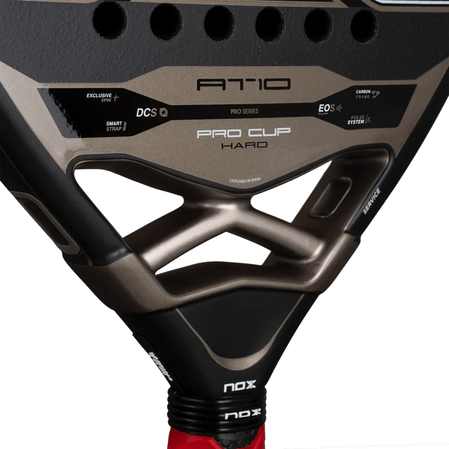 Pala Nox AT10 Pro Cup Hard 2026 by Agustín Tapia